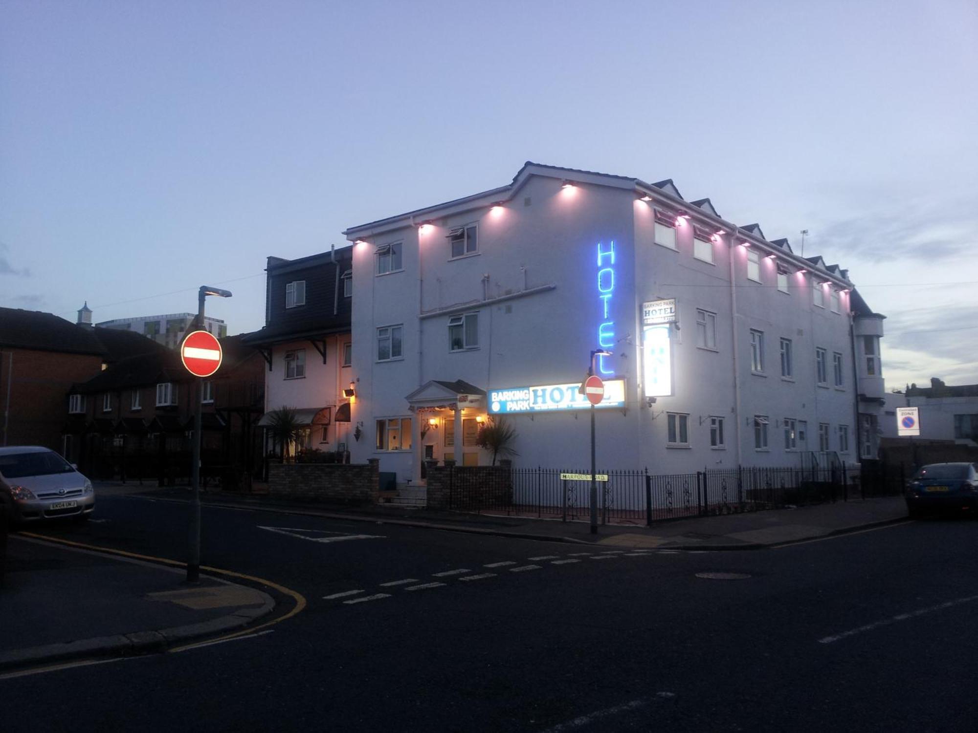 Barking Park Hotel Exteriör bild