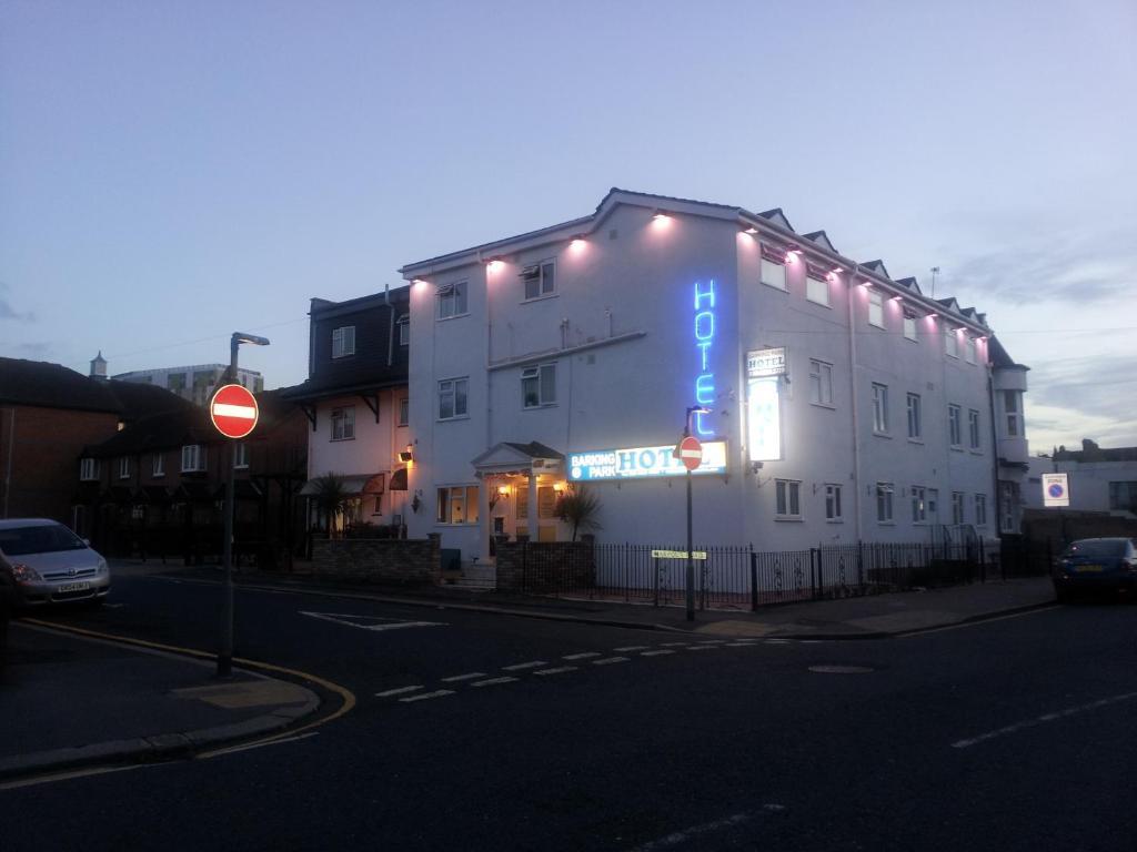 Barking Park Hotel Exteriör bild